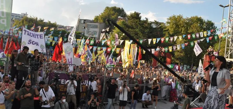 HDP mitinginde terörist başına 'özgürlük' naraları