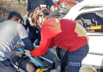 Balıkesir'de trafik kazası: 1 ölü 4 yaralı