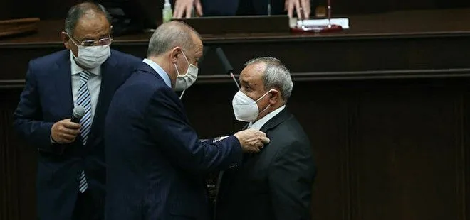 Bir belediye başkanı daha AK Parti’ye katıldı! Başkan Erdoğan rozet taktı
