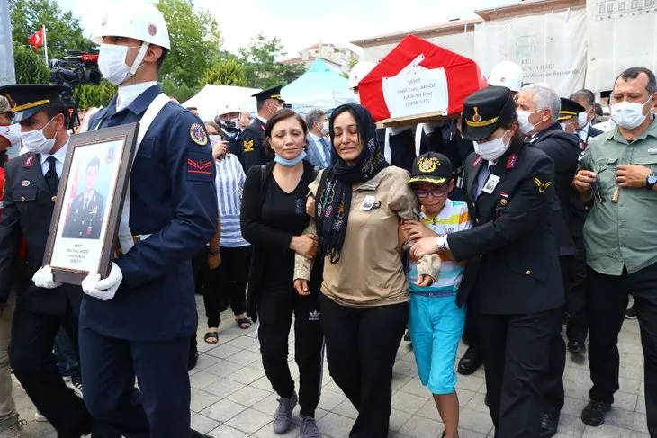 Sakarya'daki patlamada şehit düşen şehitlerimize acı veda! Gözyaşları sel oldu