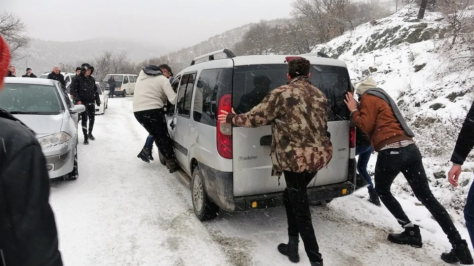 Tokat’ta kar keyfi sürmek isteyen vatandaşların hevesi kursağında kaldı