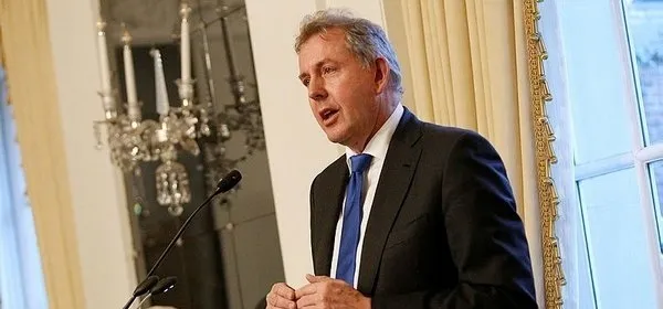 ABD ile İngiltere arasında krize yol açan büyükelçi istifa etti