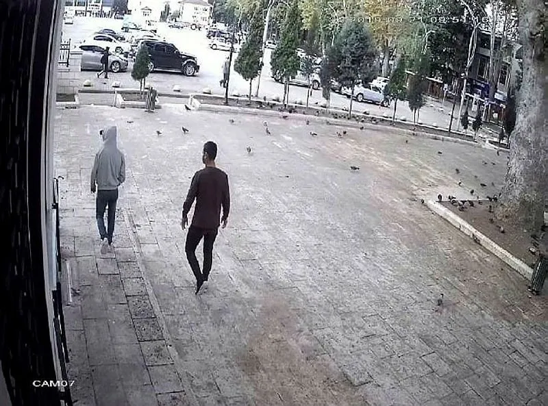 Sakarya Hendek Te Skandal Olay Camiye Tuvaletini Yapti