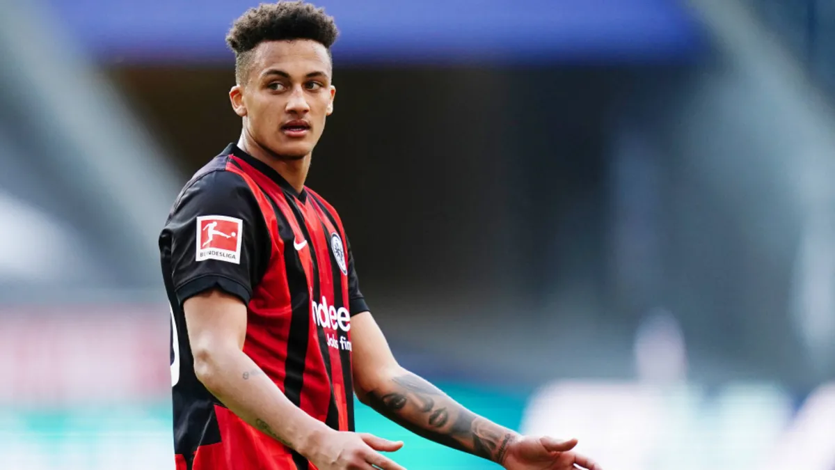 Galatasaray'dan Fenerbahçe'ye "stoper" misillemesi! Özbek'ten kurmaylarına uyarı: Çabuk olun!