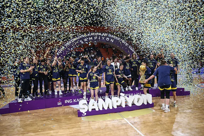 kadinlar-basketbol-super-liginde-sampiyon-fenerbahce-1713379241197.jpg Kadınlar Basketbol Süper Ligi'nde şampiyon Fenerbahçe! - 1