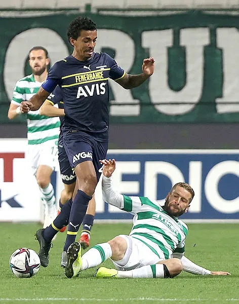 Son dakika: Fenerbahçe’de sakatlık şoku! Milli oyuncu gözyaşları içerisinde sahayı terk etti