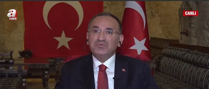 sanliurfada-secim-yarisi-ak-parti-sanliurfa-milletvekili-bekir-bozdag-a-haberde-1711223287047.jpeg AK Parti Şanlıurfa Milletvekili Bekir Bozdağ DEM'in Yeniden Refah Partisi üzerindeki kirli hesabını A Haber'de anlattı: "Bu hesap tutmayacak" - 1
