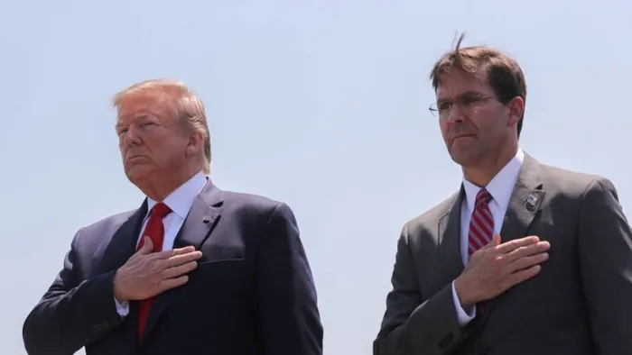 Trump hakkında flaş iddia! 2 kez füze fırlatmayı önerdi