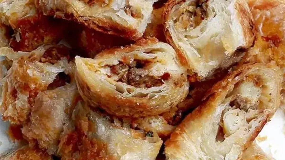 Gıda teröristlerinden yeni hile! Çiğ börek harcından kıyma yerine bakın ne çıktı