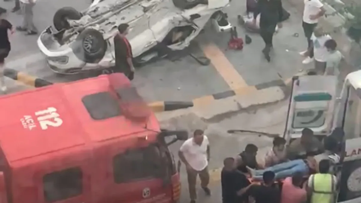 Hatay'da feci kaza! 2 ölü, 3 yaralı