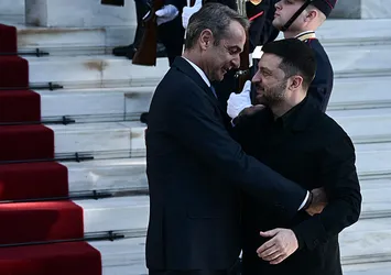 Zelenskiy Yunanistan'da temaslarda bulundu