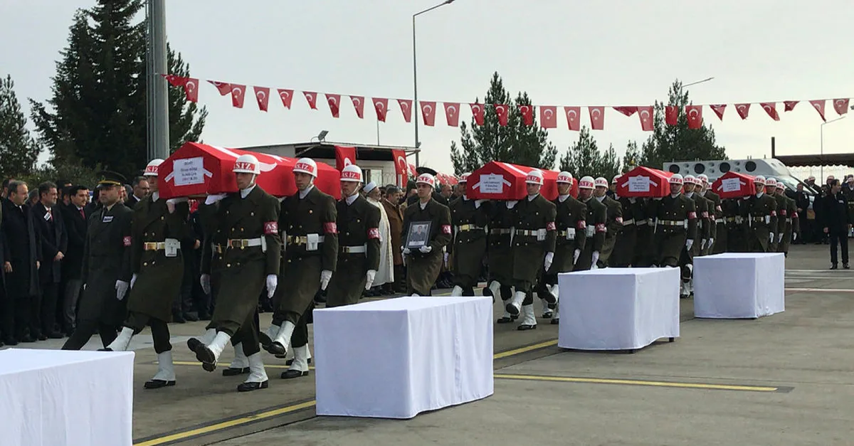 Son dakka: Barış Pınarı şehitlerine veda! Törenle memleketlerine uğurlandı