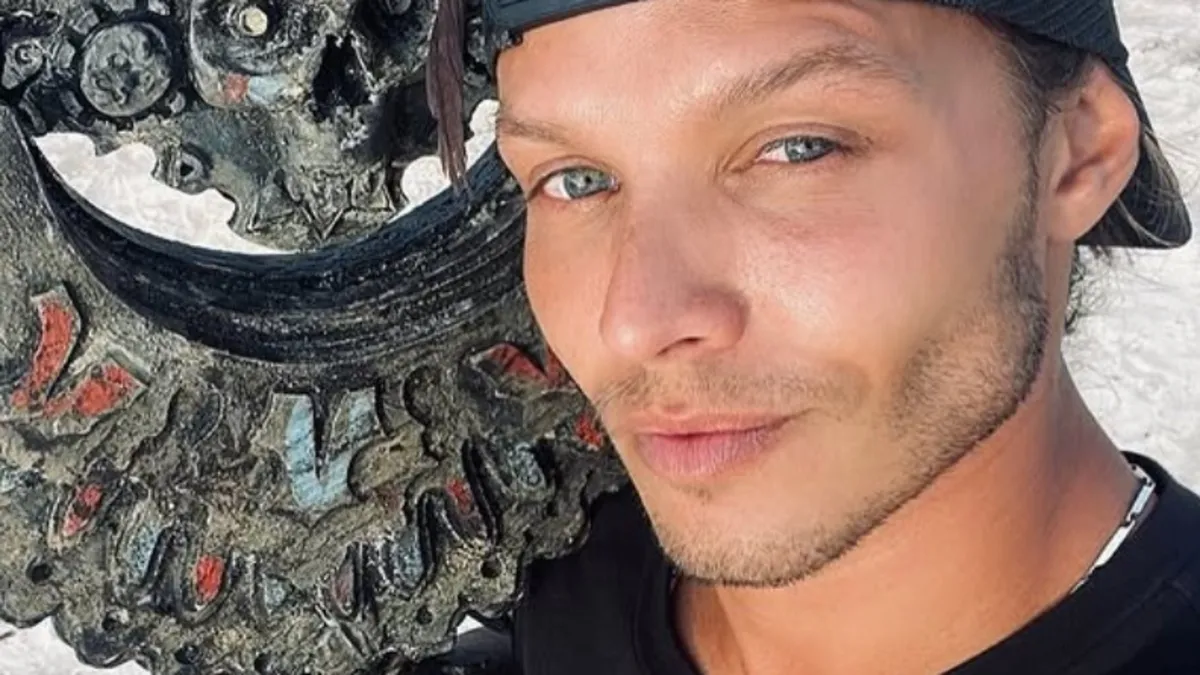 Dominik'ten aşk pozu: Survivor Murat Ceylan'ın sevgilisi tanıdık çıktı