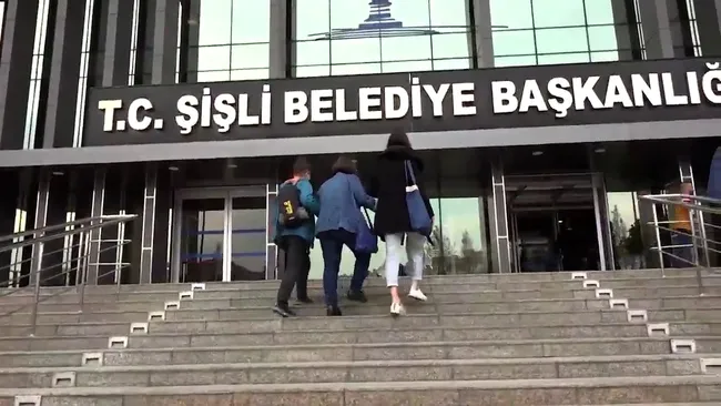 Boğaziçi eylemlerinde Kabe’ye saygısızlık yaparak gündeme gelen LGBT’yi CHP’li belediyeler finanse ediyor