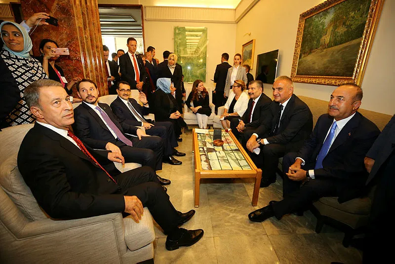 Yeni bakanlar Meclis'te yemin etti