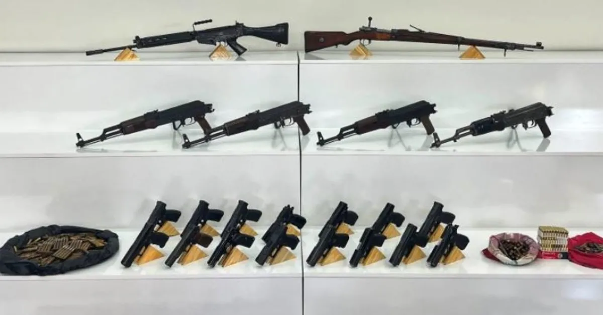 Jandarma nereye baktıysa silah çıktı