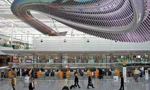 Koronavirüs Avrupa ekonomisinin kabusu oldu! 200’e yakın havaalanı