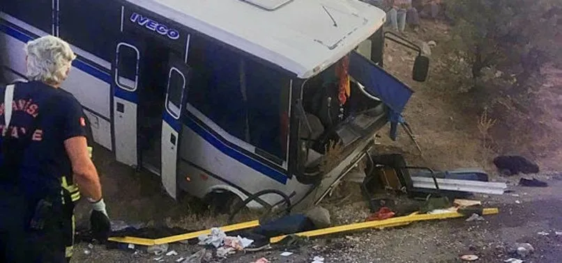 Manisa'da kaza: 17 yaralı