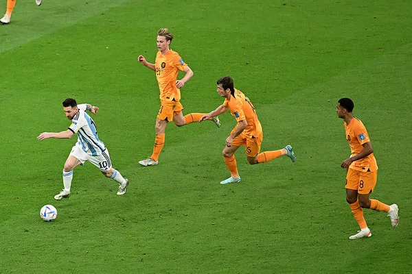 Arjantin Hollanda’yı penaltılarla yenerek Dünya Kupası’nda yarı finale çıktı