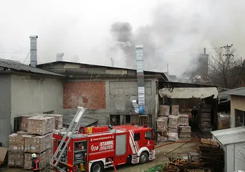 Son dakika: Ümraniye'de fabrika yangını