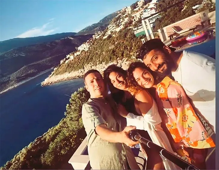 Demet Özdemir’in tatil fotoğrafı sosyal medyayı salladı! Havuz başı pozuna beğeni yağdı
