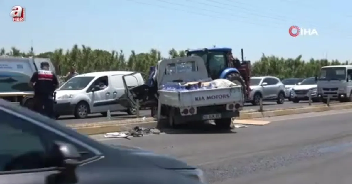 Ayvalık’ta TIR ile kamyonet çarpıştı
