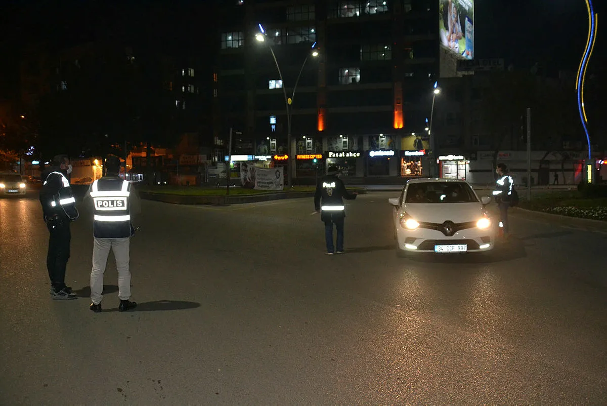 Son dakika: Türkiye genelinde sokağa çıkma kısıtlaması başladı | 28 ve 29 Kasım saat kaça kadar sokak kısıtlaması olacak?