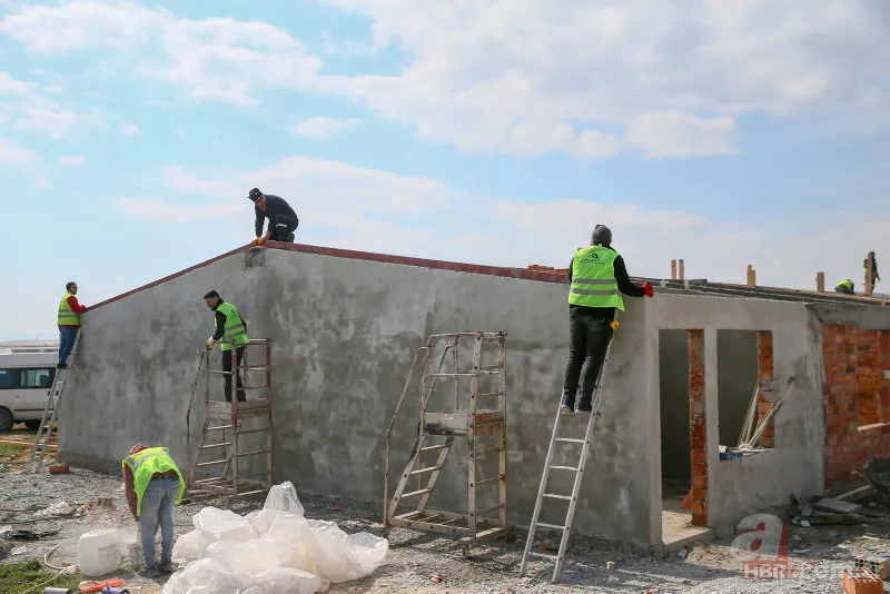 Çevre, Şehircilik ve İklim Değişikliği Bakanı Murat Kurum hazırlıkları anlattı! 250 bin konut hemen yapılacak 12