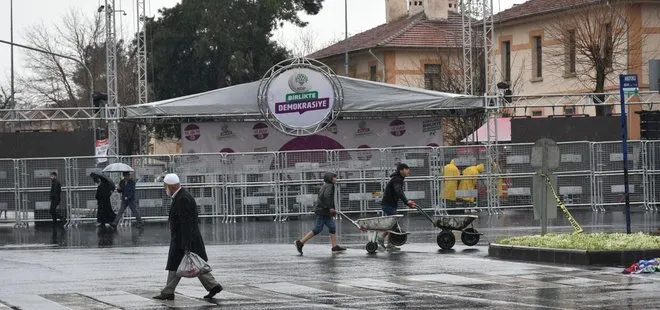 HDP’ye miting şoku! Kimse gelmeyince yağmuru bahane ettiler