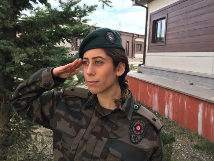 15 Temmuz şehidi Cennet Yiğit’in annesi yürekleri dağladı: Üniformanın üzerinde hâlâ kokun var