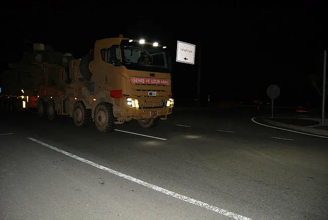 Suriye sınırına askeri sevkiyat sürüyor - 1