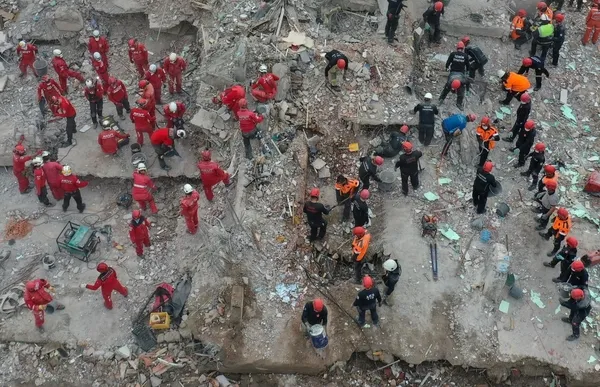 Son dakika: İzmir'deki deprem soruşturmasında 7 tutuklama - 2