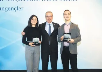 Altın gençler ödüllendirildi
