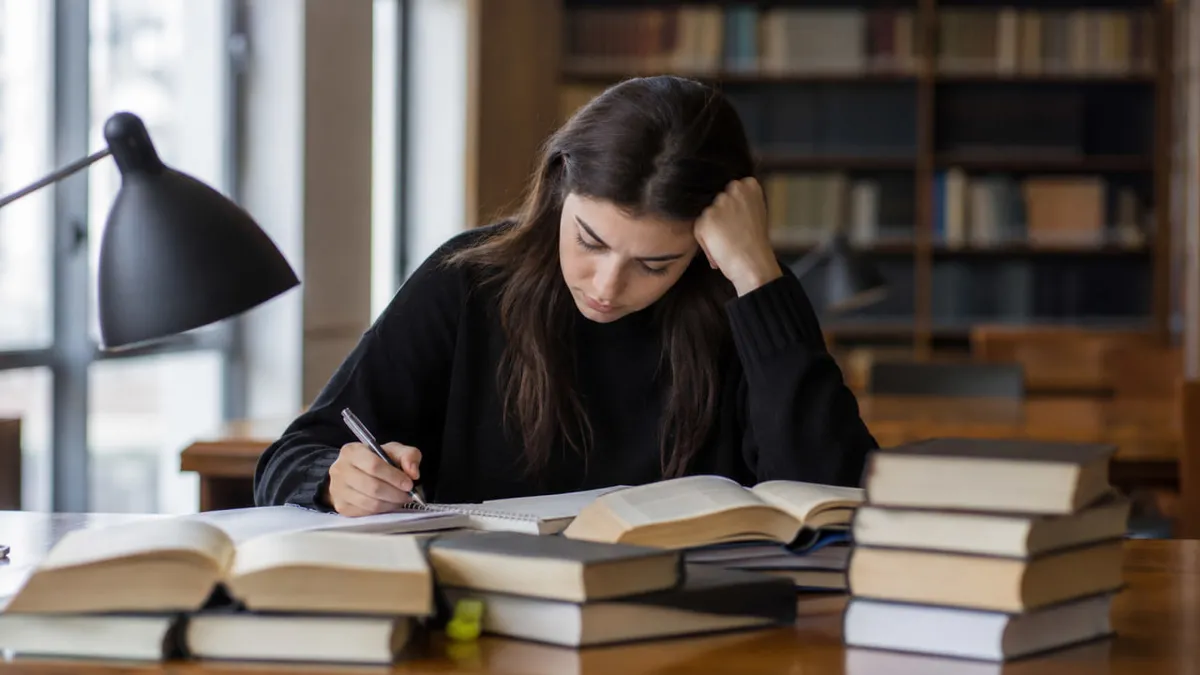 HMGS/2’ye hukuk fakültesi mezunları başvuru yapabilecek.