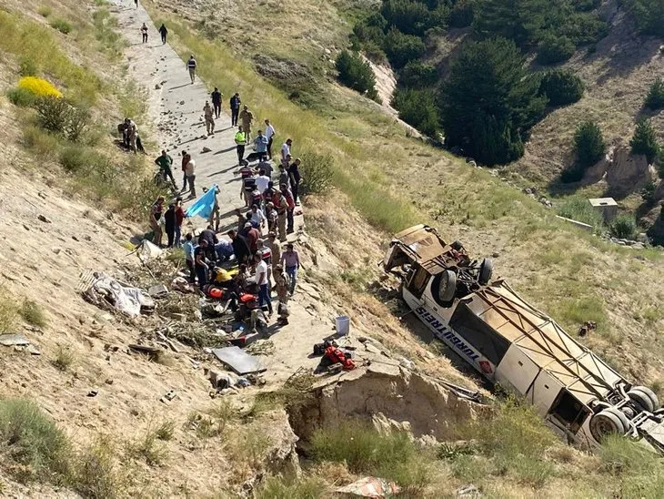 Kars'ta korkunç kaza! Yolcu otobüsü Karakurt Viyadüğü'nden aşağı uçtu! Ölü ve yaralılar var