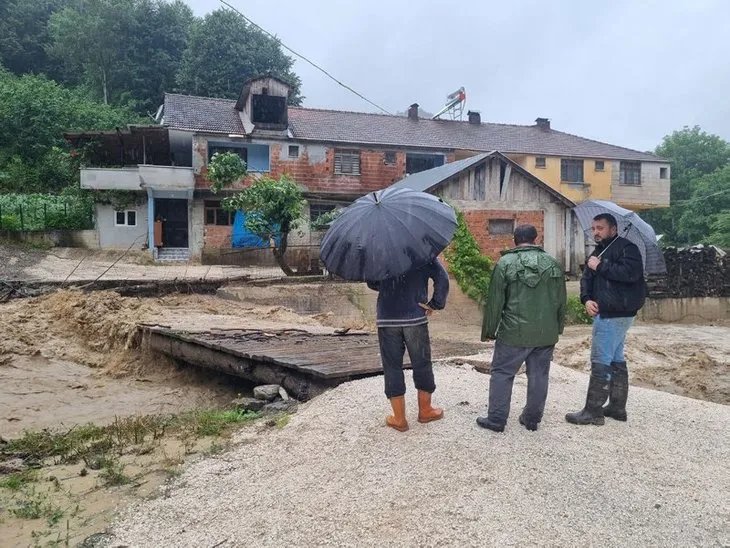 Sağanak yağış Düzce'de hayatı felç etti! Batı Karadeniz'de sel ve heyelan tehlikesi