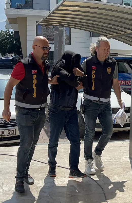 1683556979364.jpg Antalya'da evlat vahşeti! Sözleri kan dondurdu | Cesedi elbise dolabında bulundu - 2