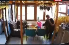 Tuğberk neden camı kırarak eve girdi?