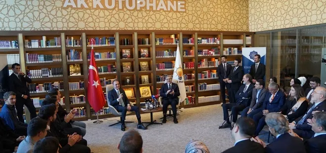 AK Parti’de Kütüphane Sohbetleri programının ilk konuğu Ömer Çelik oldu