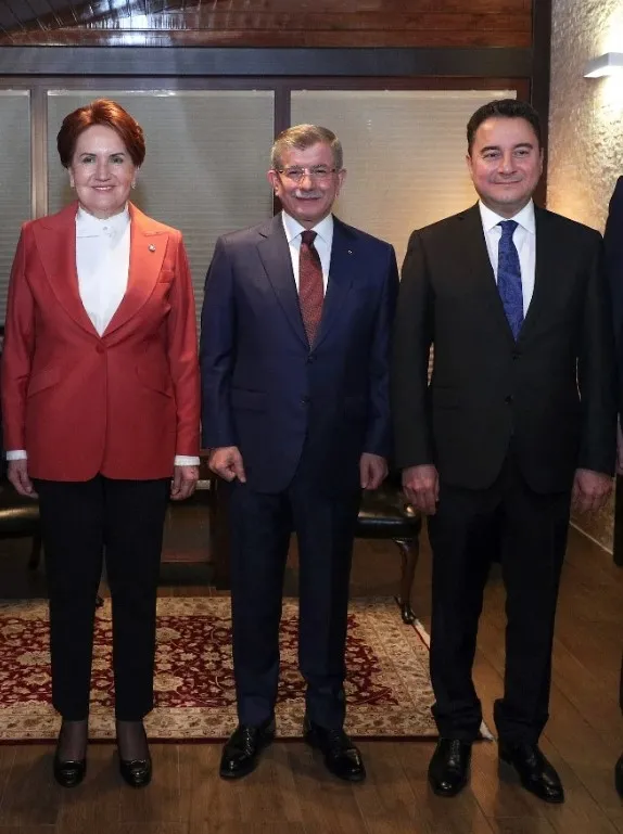 aksenerden-davutoglu-ve-babacana-oyunuz-kadar-konusun-gondermesi-daha-tartiya-cikmadiniz-1670790527660.jpg Akşener'den Davutoğlu ve Babacan'a 'oyunuz kadar konuşun' göndermesi: Daha tartıya çıkmadınız - 3