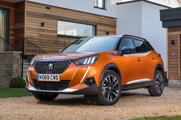 Az yakan dizel araçların yerini aldı! 2023 yılında düşük yakıt tüketimi ile akıllara yer eden benzinli araç modelleri