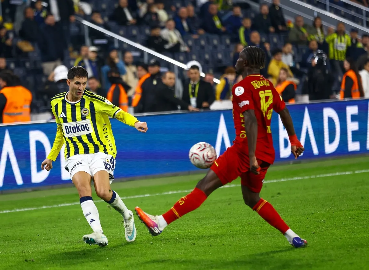 Fenerbahçe'de Kuyt dönemi kayıpla başladı: Kadıköy'de Göztepe'ye karşı mağlubiyet - 1