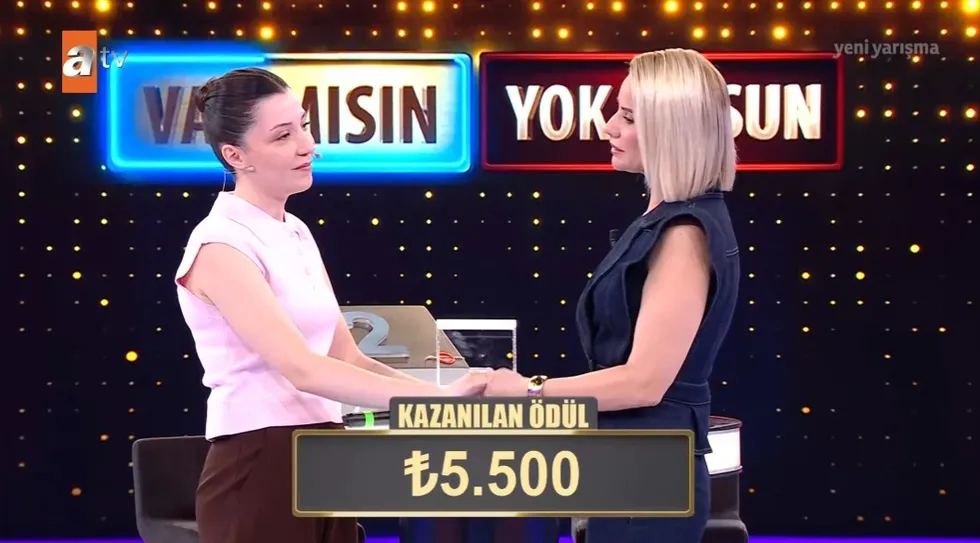 atvde-esra-erolla-var-misin-yok-musunda-nefes-kesen-anlar-yaptigi-totemle-herkes-saskina-dondu-1780004748176.jpg Esra Erol'la "Var Mısın Yok Musun"da nefes kesen anlar! Yaptığı totemle herkes şaşkına döndü - 3