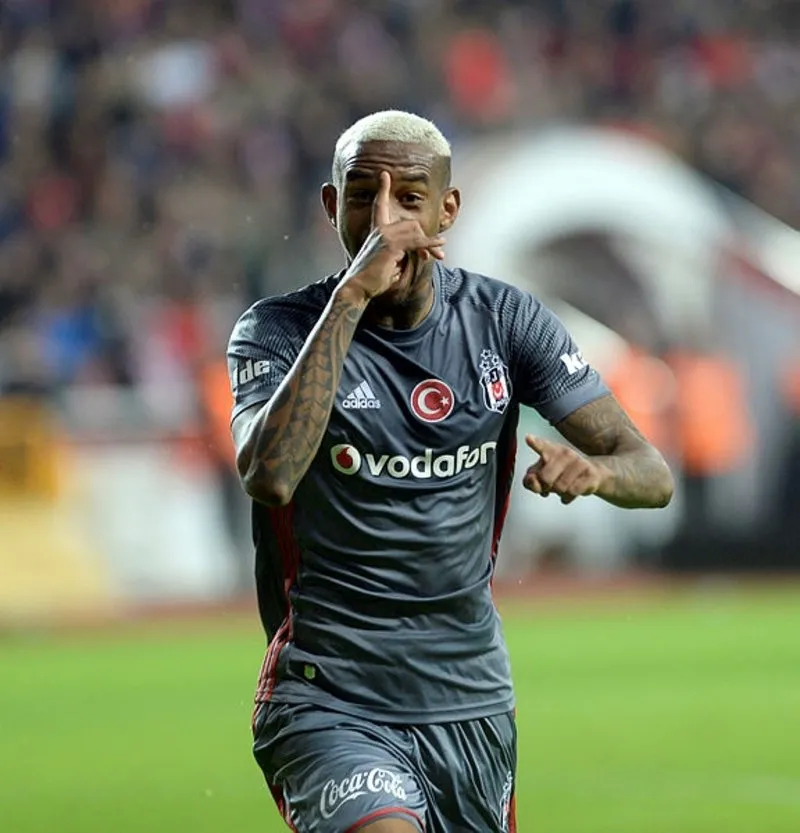 Talisca Dan Taraftarlari Heyecanlandiran Paylasim