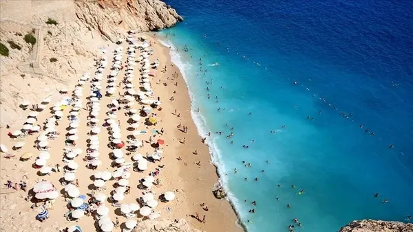 antalya-yine-rekor-kirdi-yilin-ilk-8-ayinda-10-milyonu-asti-1695799512300.jpeg Antalya yine rekor kırdı! Yılın ilk 8 ayında 10 milyonu aştı - 1