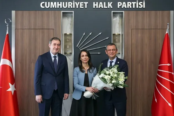 DEM Parti’den CHP’ye ziyaret! Özgür Özel’den DEM Parti’ye söz: İlişkilerimiz kamuoyu önünde açık ve şeffaf olarak sürecek