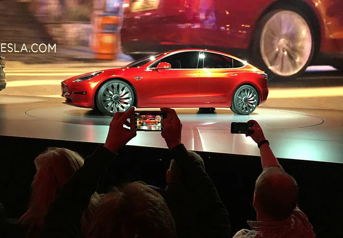 Tesla 475.000'den fazla aracını geri çağırdı - 2