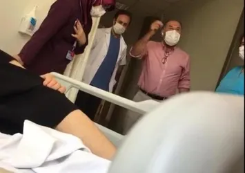 Sosyal medyayı sallayan görüntü! 87 yaşındaki hastasına hakaret yağdırdı