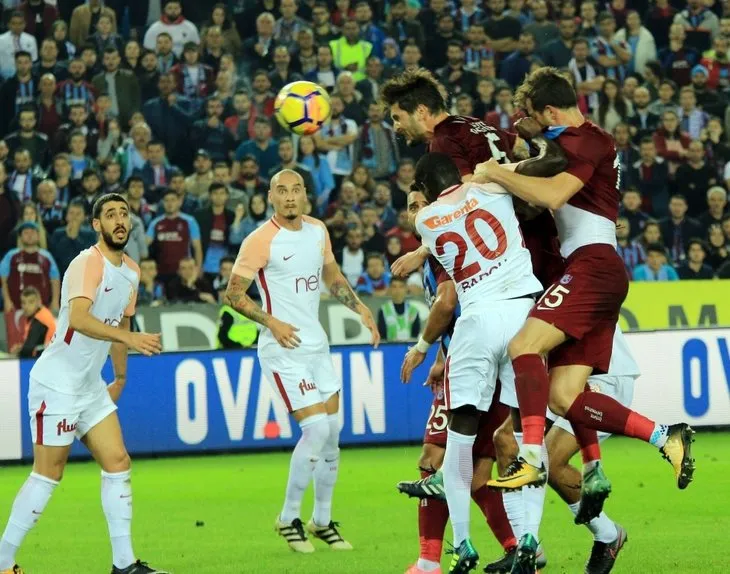 Trabzonspor - Galatasaray derbisinden kareler