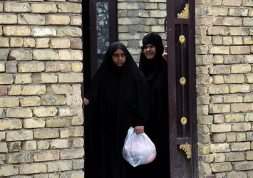 Irak’ta sokağa çıkma yasağı ramazan ayına kadar uzatıldı